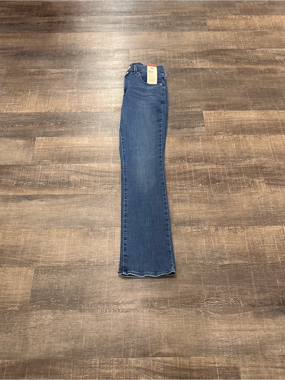 Levi's Women’s Mid Rise Smoothing Tummy Panel Medium Wash Bootcut Jeans Size 32 - Picture 3 of 5